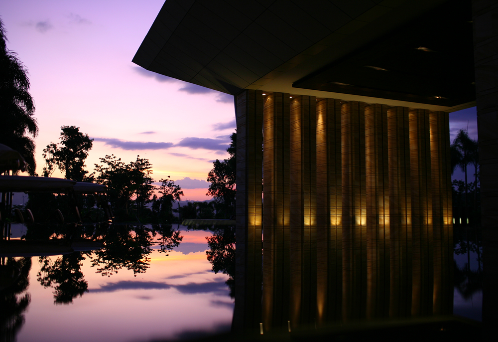 Exterior - Lobby Entrance