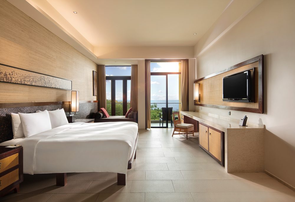 Room-Grand Ocean Front View Room_King