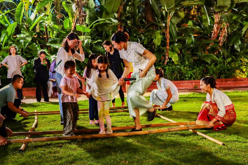 西双版纳稷泽万达文华度假酒店中秋游园活动