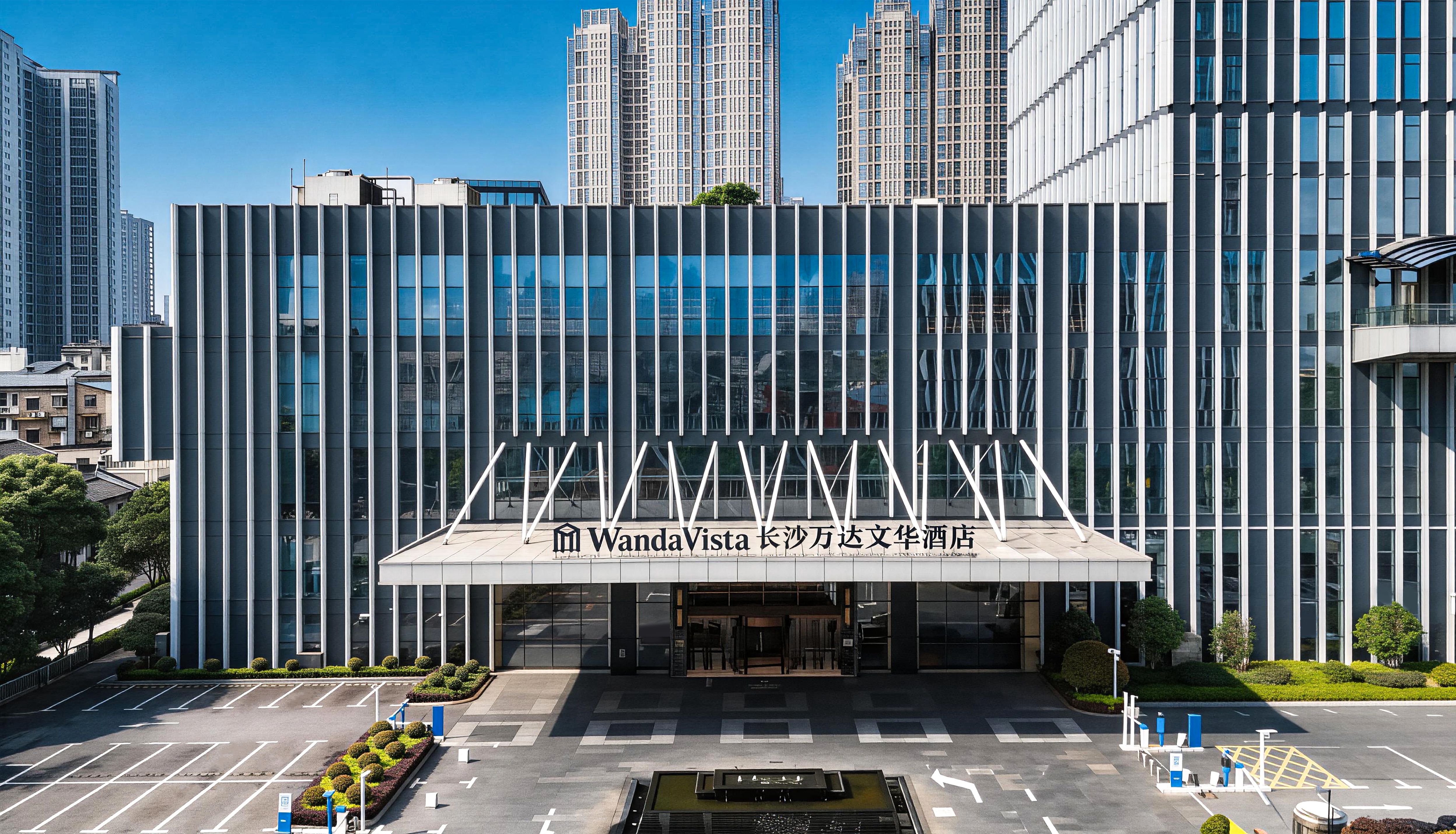 酒店门头图1.jpg