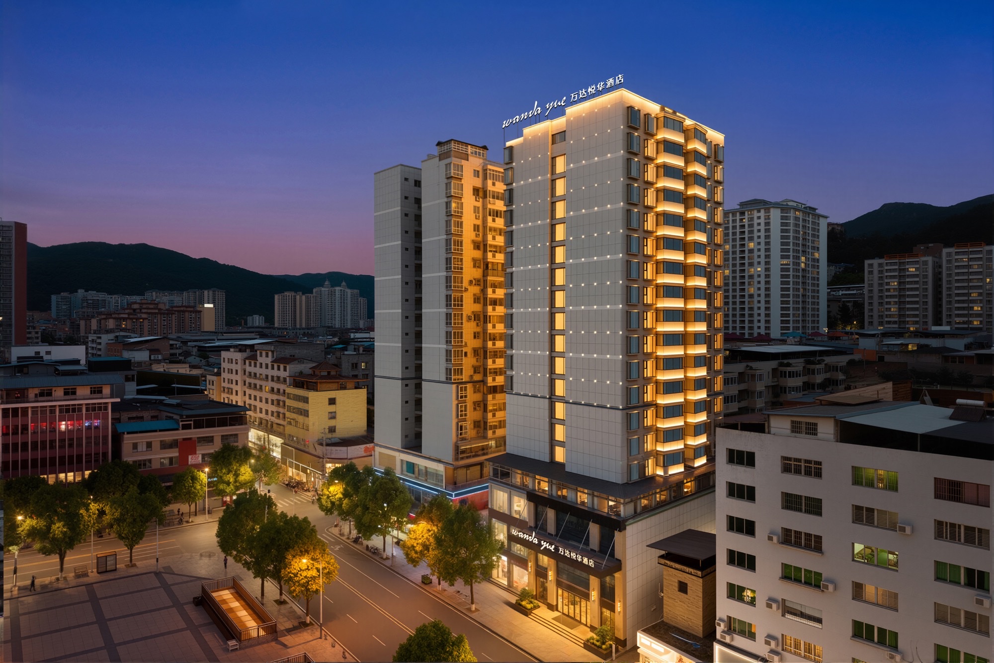 酒店夜景外观.jpg